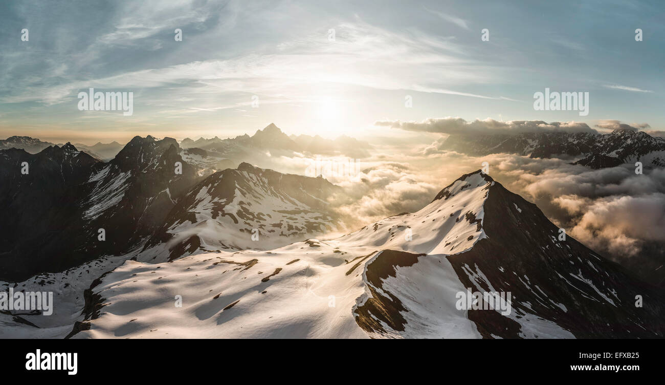 Blick auf die bayerischen Alpen bei Sonnenaufgang, Oberstdorf, Bayern, Deutschland Stockfoto