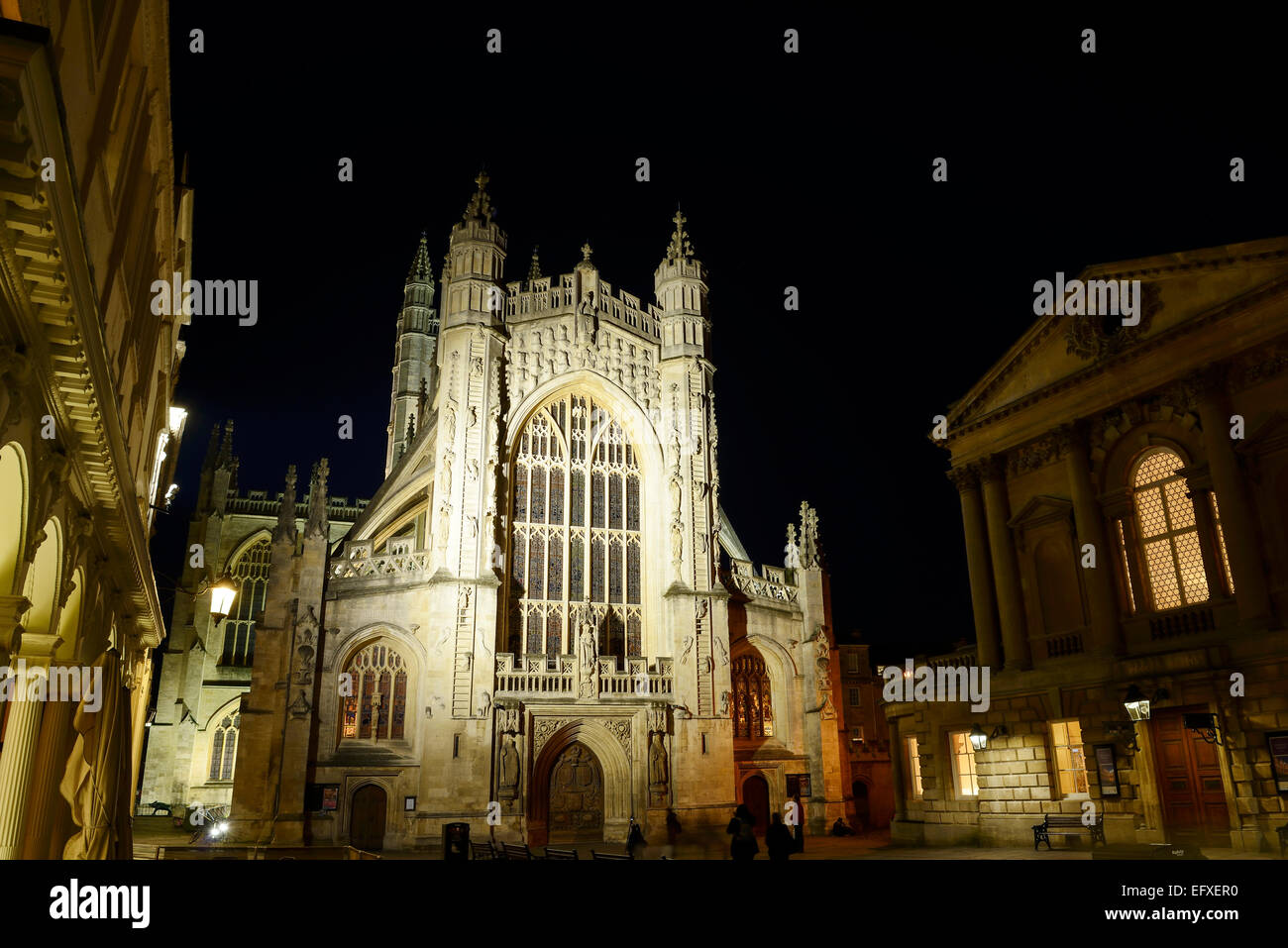 Bath Abbey nachts beleuchtet Stockfoto