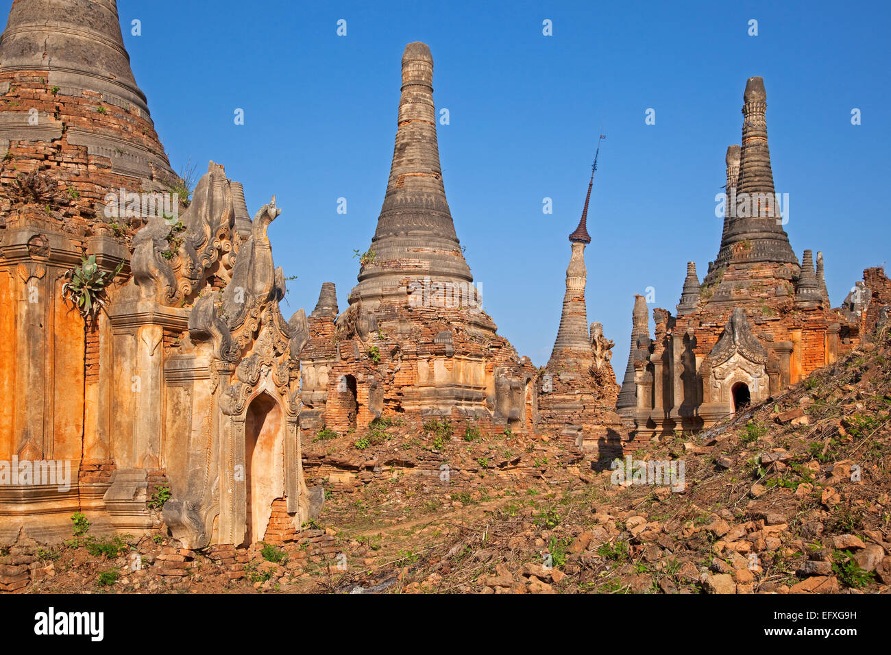 Alten rote Ziegeln buddhistischen Stupas in der Nähe des Dorfes In Dein / Indein, Inle-See, Nyaungshwe Shan State in Myanmar / Birma Stockfoto