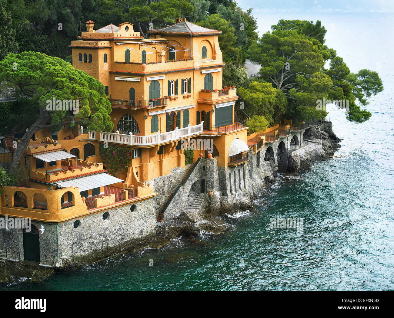 Villa am Meer in der Nähe von Portofino in Italien Stockfoto