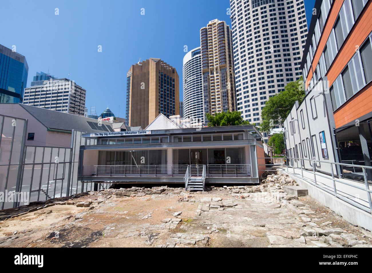 Der große Graben Archäologie-Seite mit CBD Hochhäuser hinter The Rocks Sydney New South Wales NSW Australia Stockfoto
