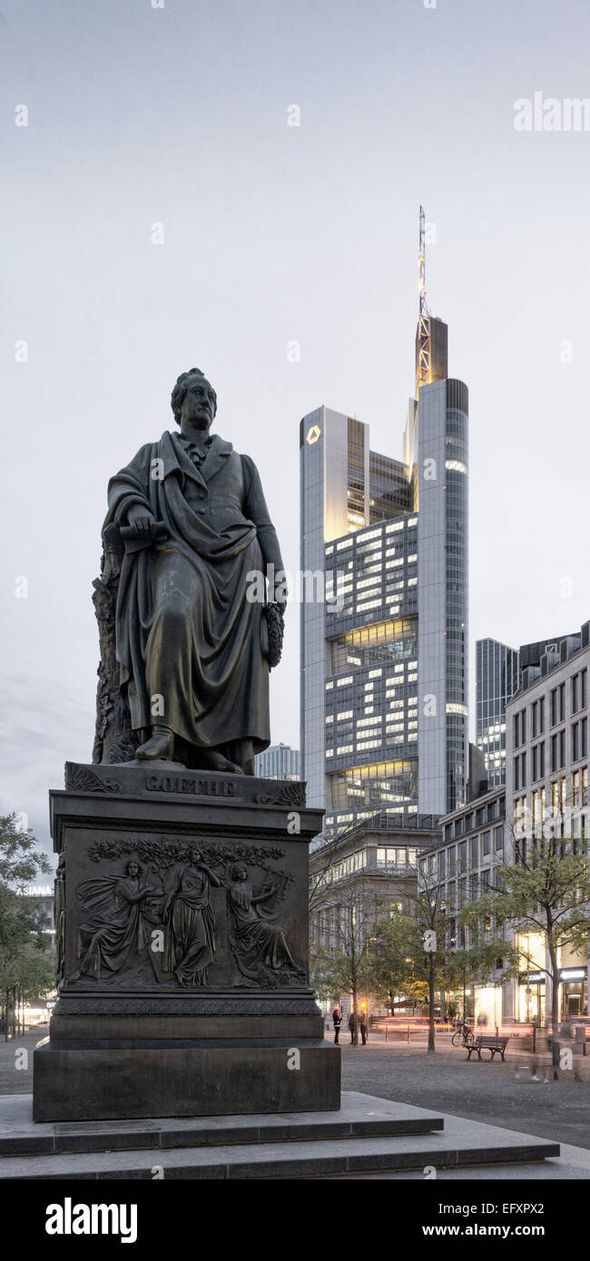 Goethe-Statue, Commerzbank, Innenstadt, Frankfurt am Main, Deutschland Stockfoto