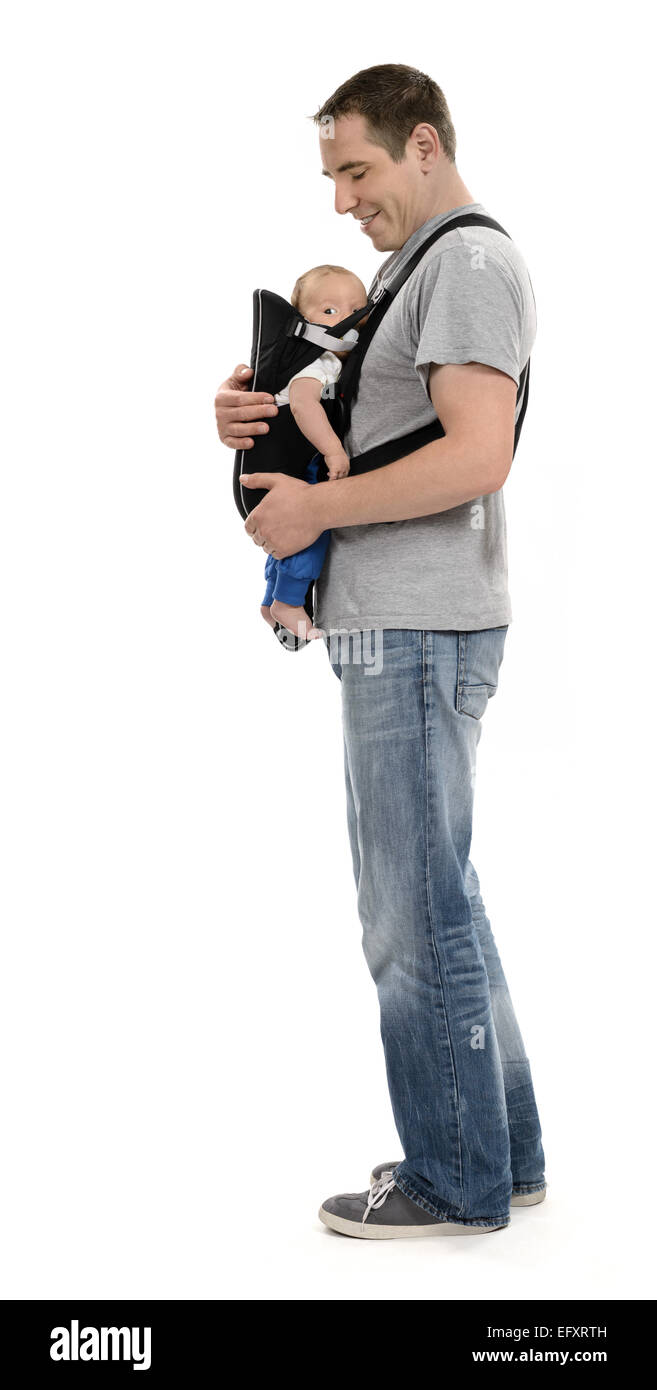 Vater sein Baby Carrier tragen Stockfoto