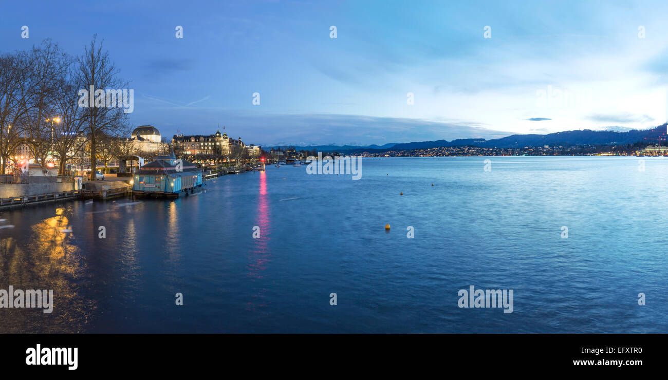 Zürich-See-Panorama in der Dämmerung im Winter, Zürich, Schweiz Stockfoto