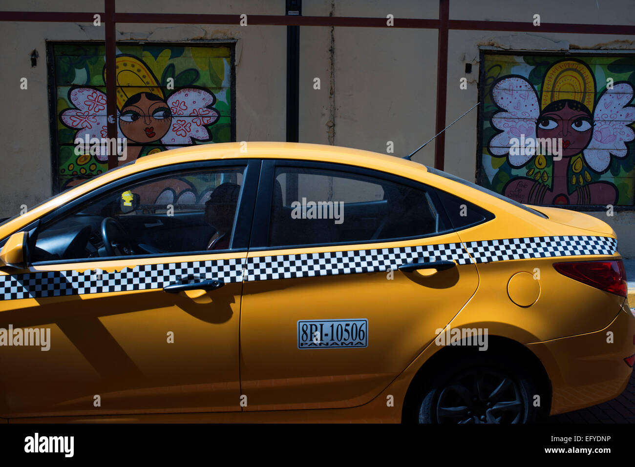 Gelbes Taxi Cab im alten Panama City, Panama, Mittelamerika. Panama Viejo Altstadt Weltkulturerbe der UNESCO, Casc Stockfoto