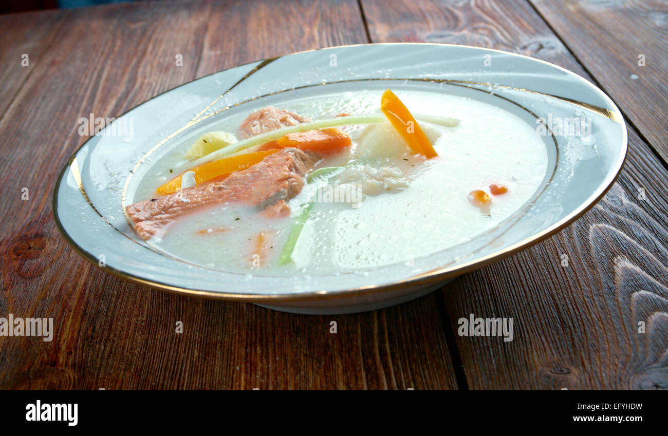 Fiskesuppe - norwegischen Kabeljau und Lachs Chowder Stockfoto