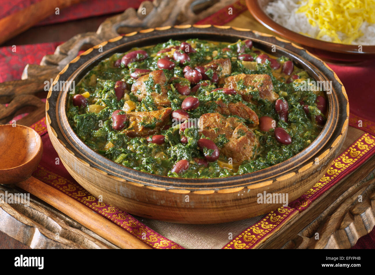 Ghormeh Sabzi. Persische grüne Kraut Eintopf. Stockfoto