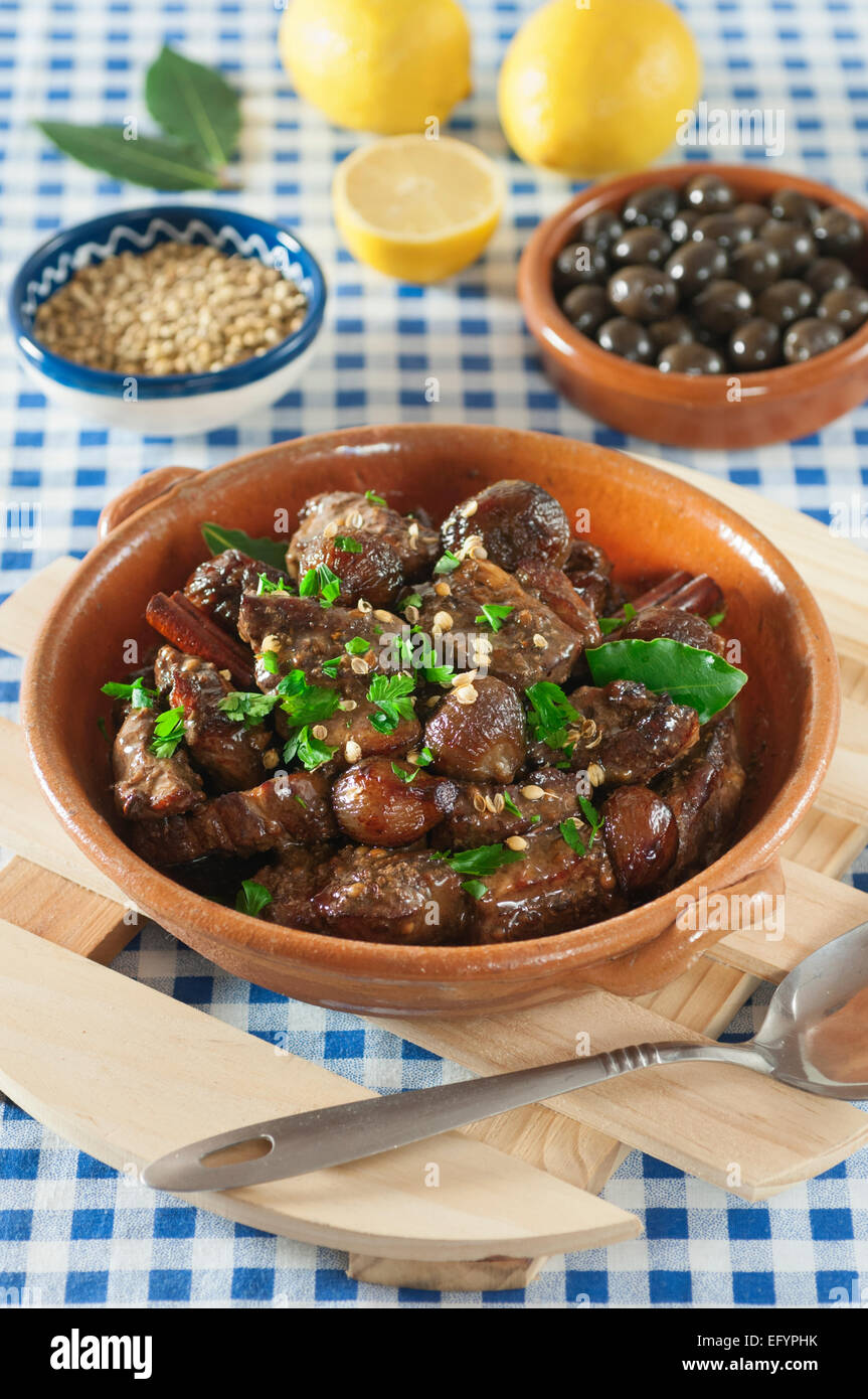 Afelia. Schweinefleisch mit rotem Wein und Koriander Samen. Stockfoto