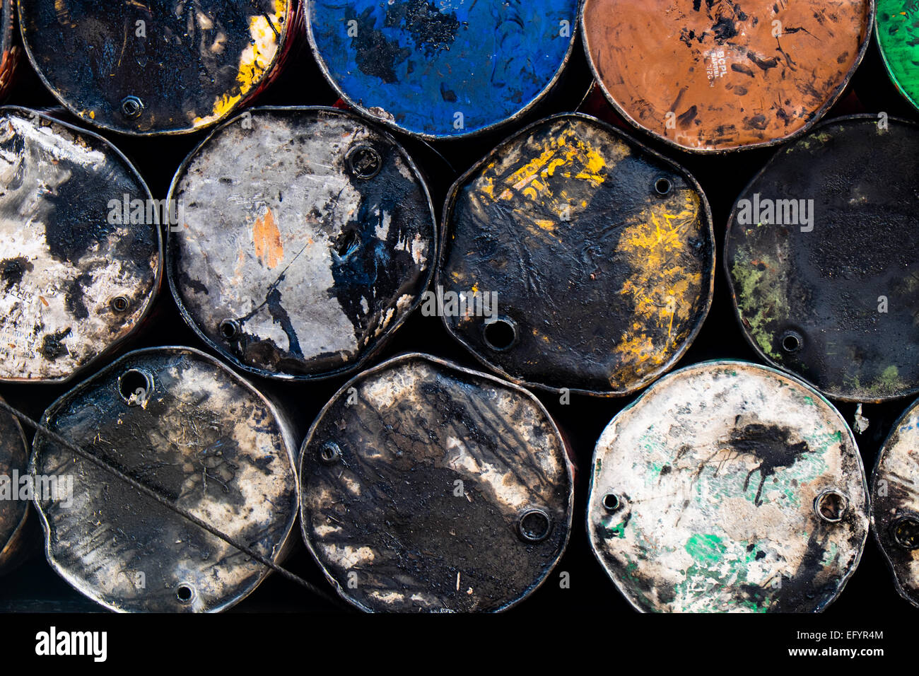Öl-Preisverfall - leere Barrel Öl Stockfoto