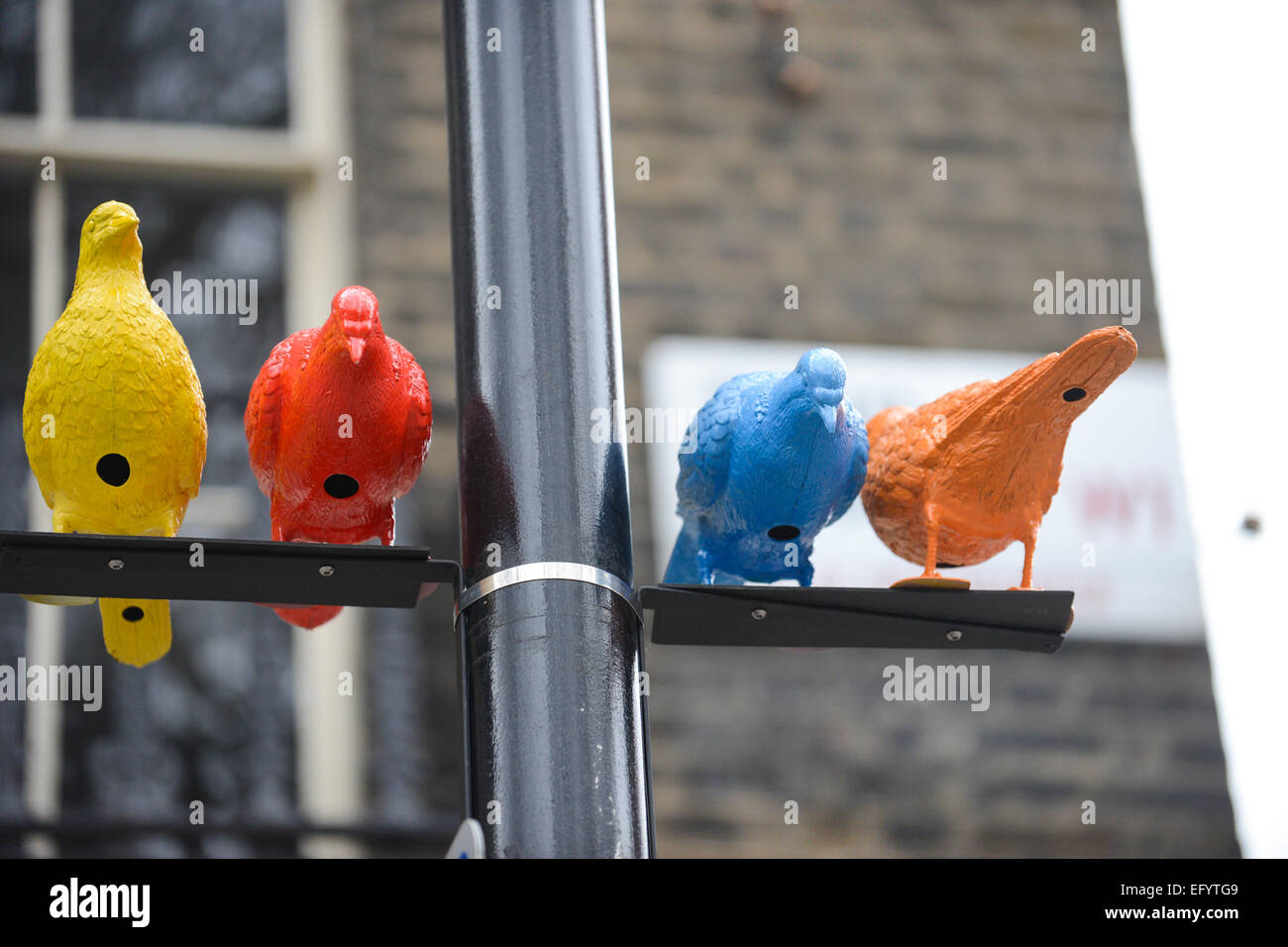Soho Square, London, UK. 12. Februar 2015. Kunst-Installation, kuratiert von der SIM-Smith Gallery, genannt "Herde" von Künstler Patrick Murphy im Londoner Soho. Bildnachweis: Matthew Chattle/Alamy Live-Nachrichten Stockfoto