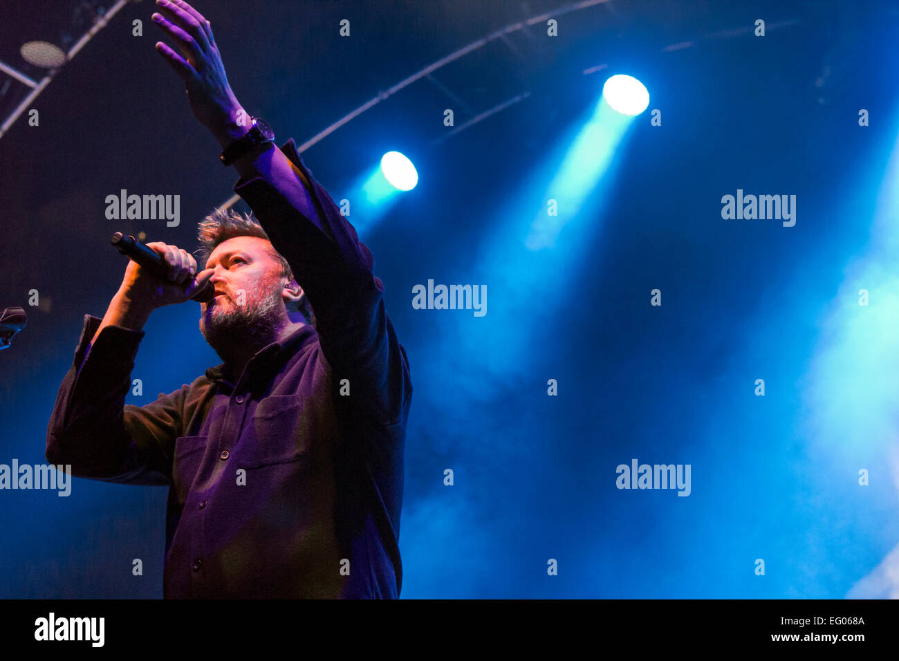 London, UK. 11. Februar 2015. Guy Garvey Lead-Sänger der Ellenbogen, Live Performance bei Hammersmith Eventim. Bildnachweis: Robert Stainforth/Alamy Live-Nachrichten Stockfoto