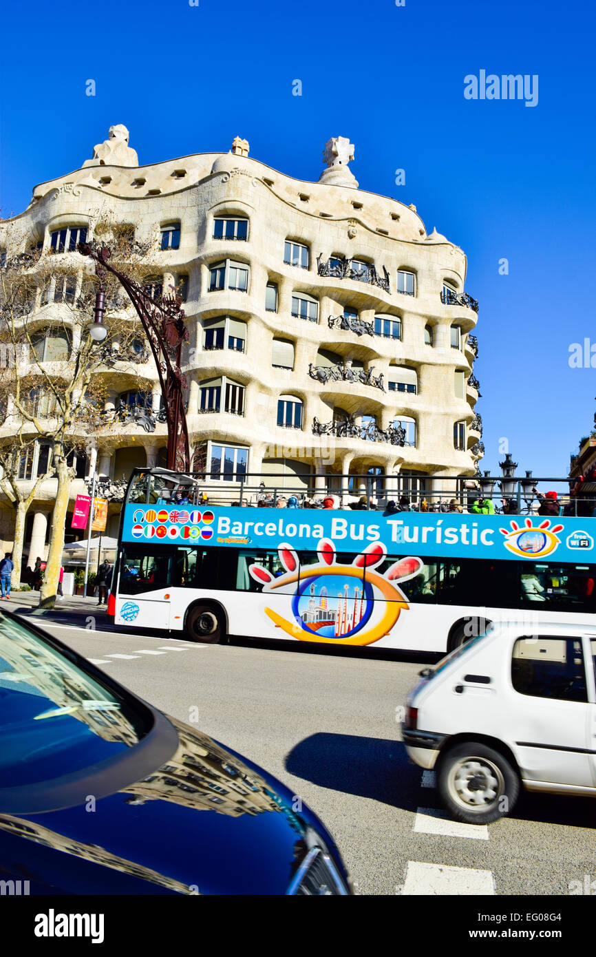 Casa Mila auch bekannt als La Pedrera von Antoni Gaudi Architekten entworfen. Barcelona, Katalonien, Spanien Stockfoto
