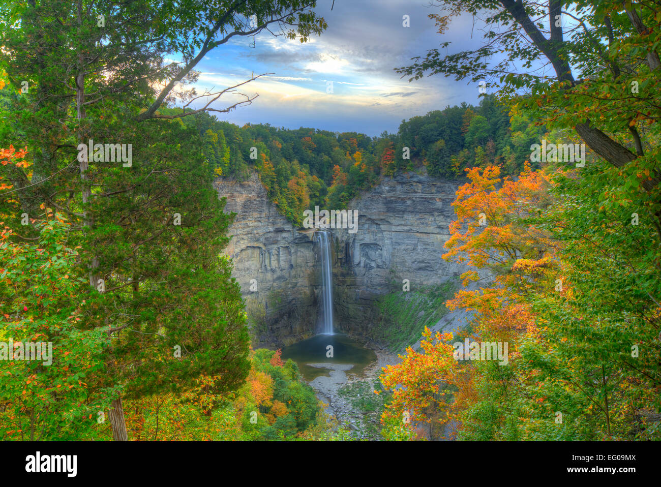 WasserfallHerbstSzene in Taughannock Falls. Trumansburg, New York
