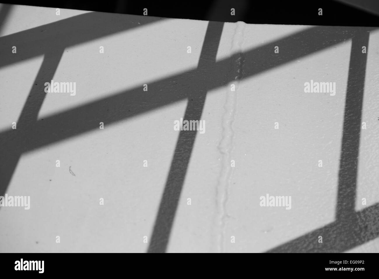 Ein Bild mit geometrischen Form Schatten auf die Strahl-Spalte Stockfoto