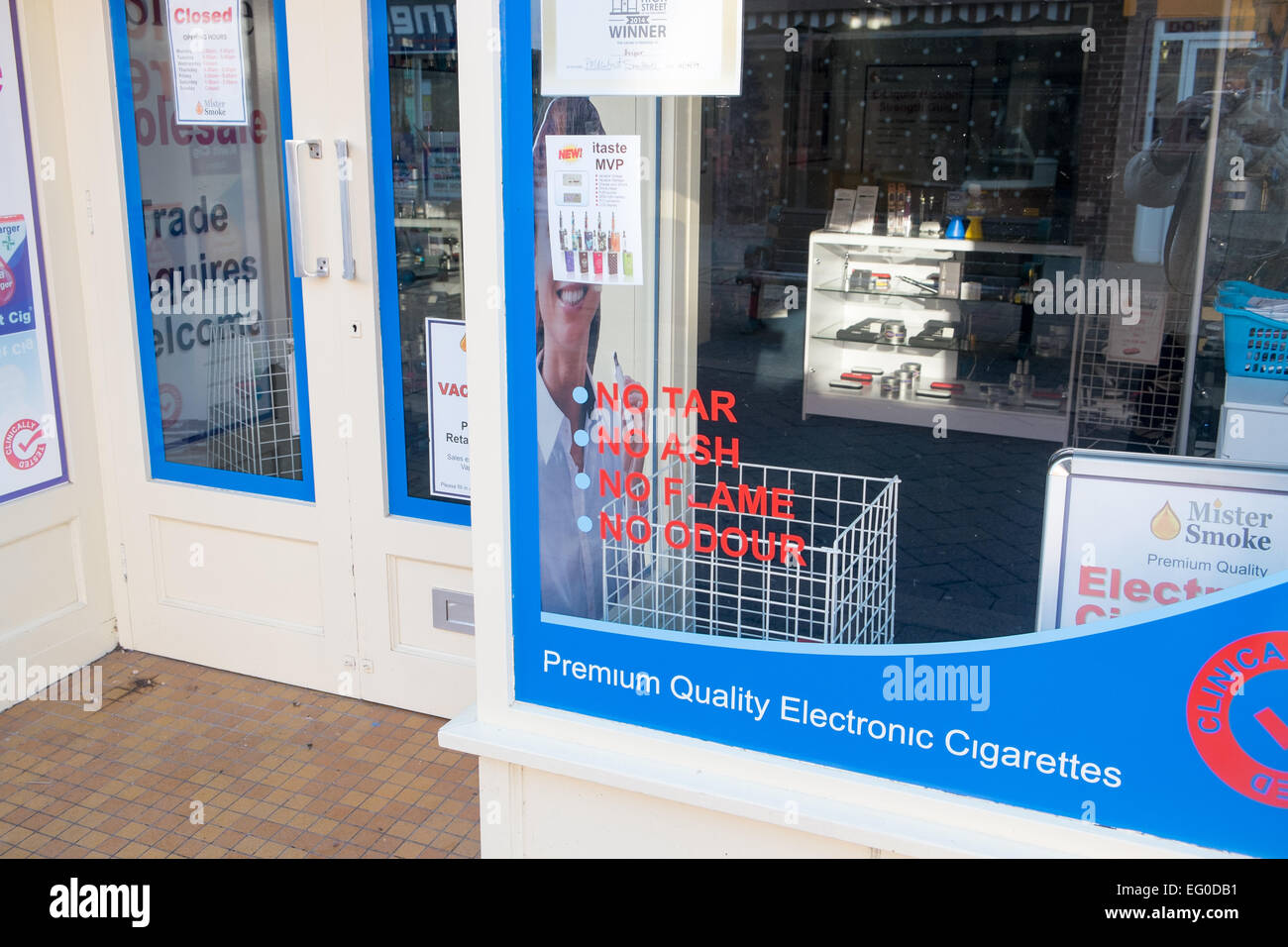 Geschäft in Belper, Derbyshire verkauft elektronische e-Zigaretten und Dampfen mods Stockfoto