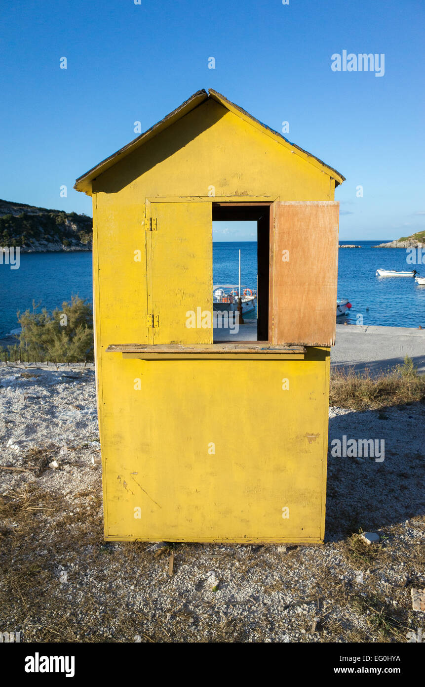 Griechenland, Zakynthos, gelbe Strandhütte Stockfoto