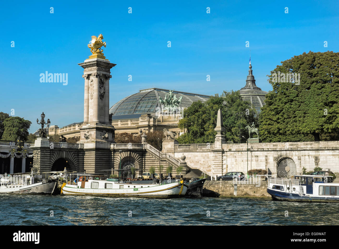 Alexandre III Brücke, Paris, Frankreich Stockfoto