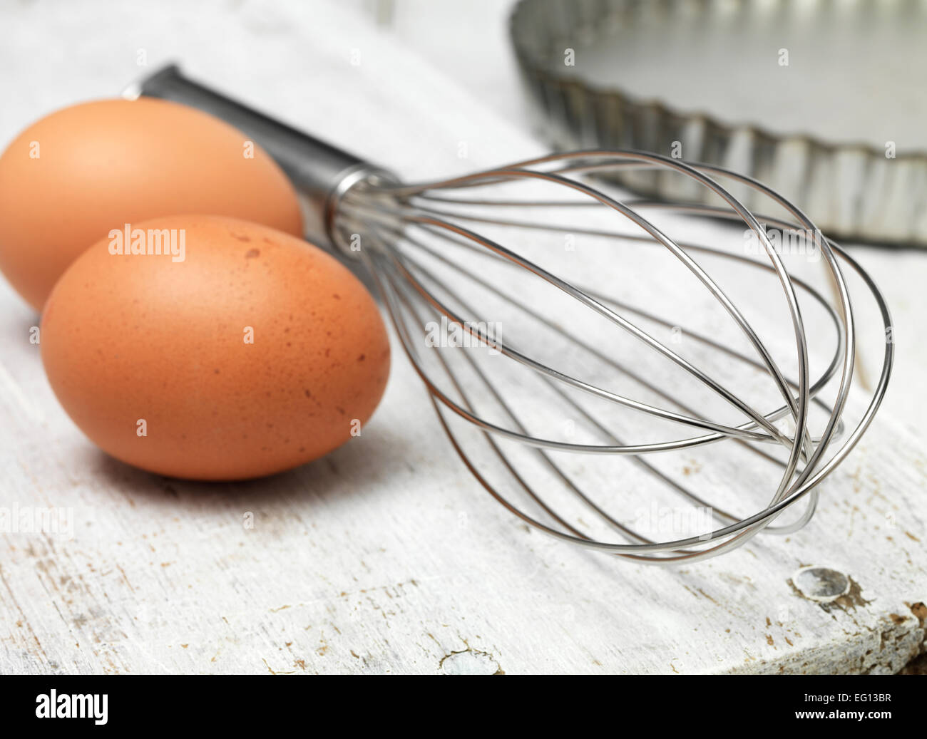 Ei und Schneebesen Kochen kit Stockfoto