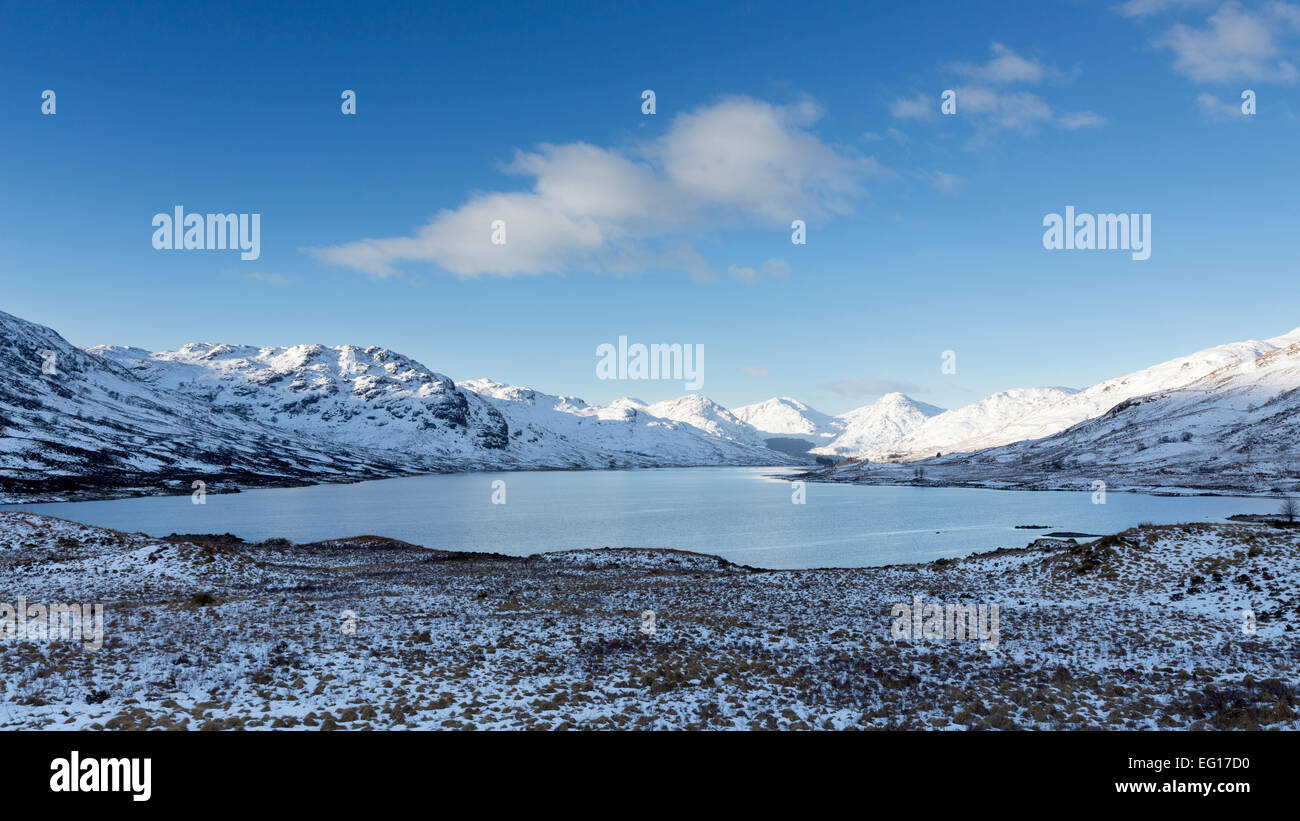 Loch Arklet mitten im Winter, The Trossachs, Schottland, Vereinigtes Königreich. Stockfoto