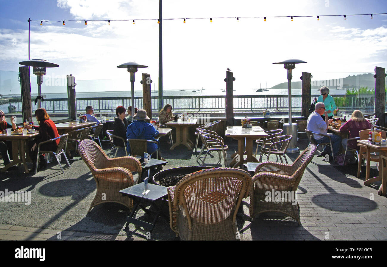 Blick auf Freiluft-Café-Restaurant in Half Moon Bay, Kalifornien Stockfoto