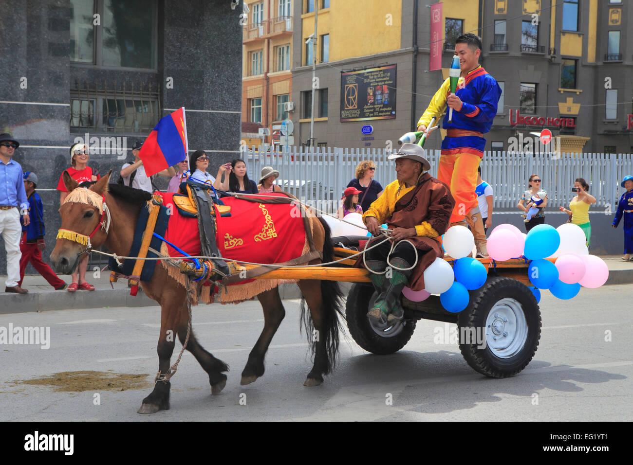 Menschen in traditionellen Kostümen, Unabhängigkeitstag Manifestation, Ulan Bator, Mongolei Stockfoto
