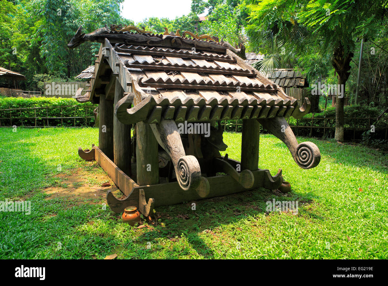 Holzkonstruktion, Ethnographie-Museum, Hanoi, Vietnam Stockfoto