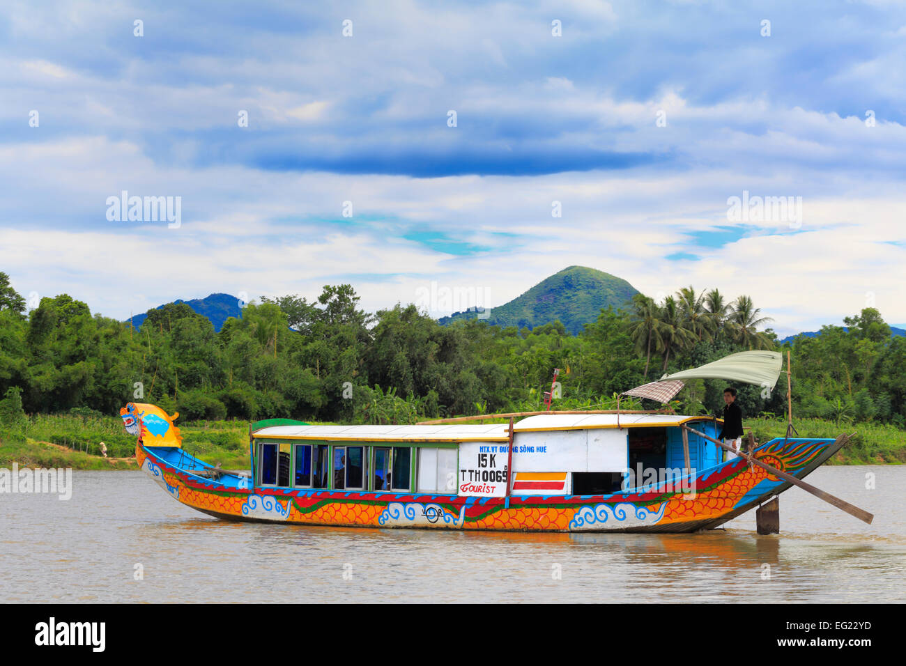 Touristenboot auf Parfüm-Fluss, Hue, Vietnam Stockfoto