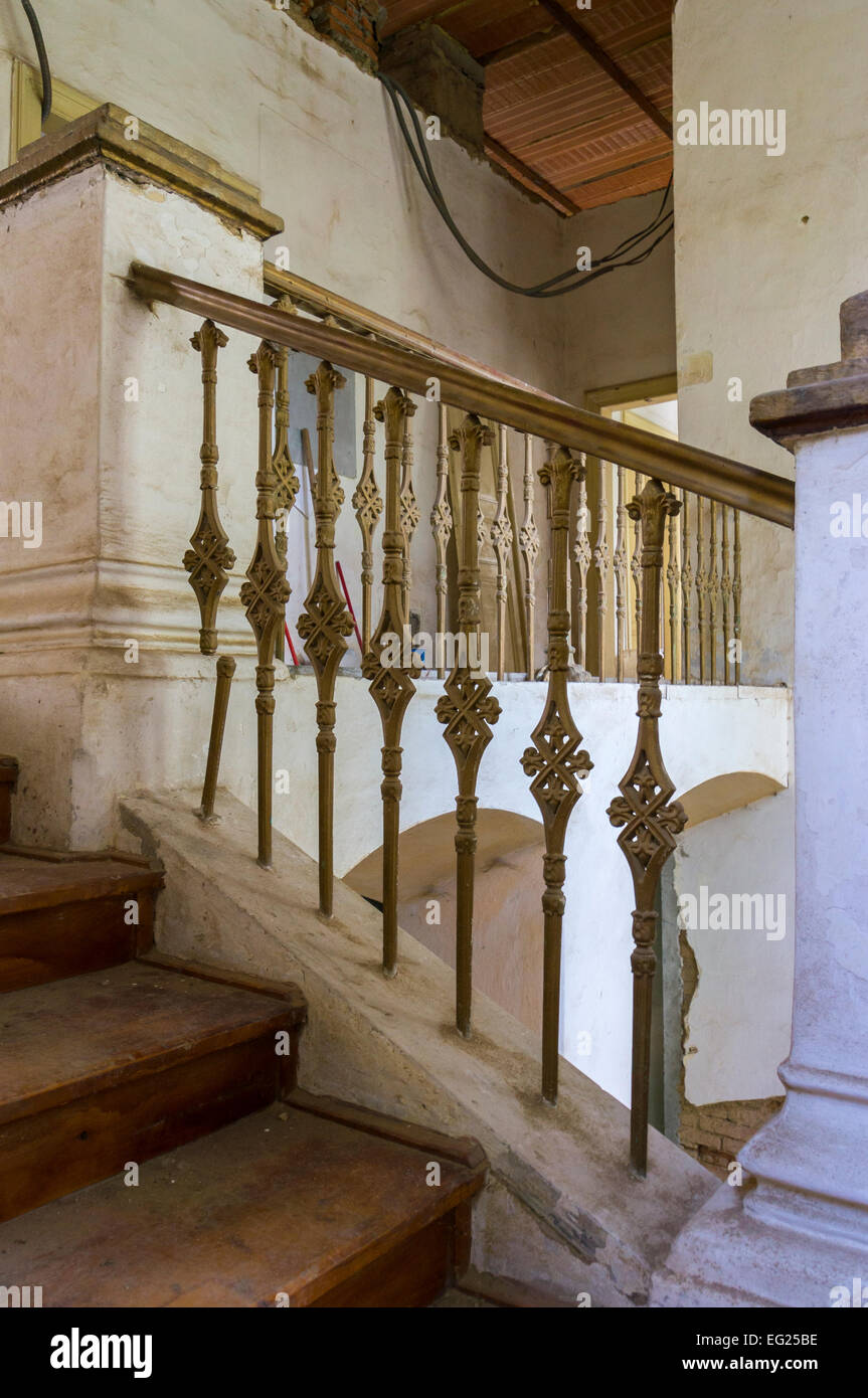 Verlassenen Bauernhof Haus Balustrade & Treppe Stockfoto