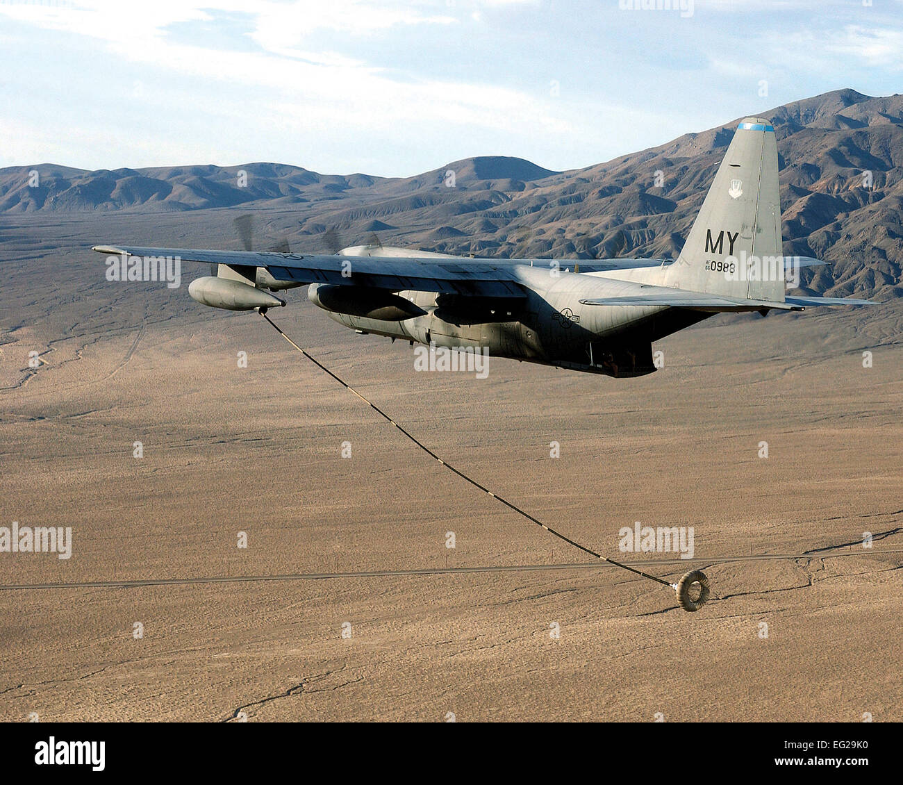 HC-130P/N König primäre Funktion: multi-Role-Rettung-Plattform. Geschwindigkeit: 289 km/h Abmessungen: Spannweite 132 ft. 7 in.; Länge 98 ft. 9 in.; Höhe 38 ft 6 in. Reichweite: Über 4.000 Meilen Rekordversuch. Besatzung: zehn. Stockfoto