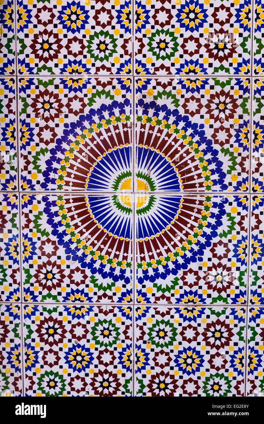 Mosaikfliesen in der Medina von Marrakesch Stockfoto