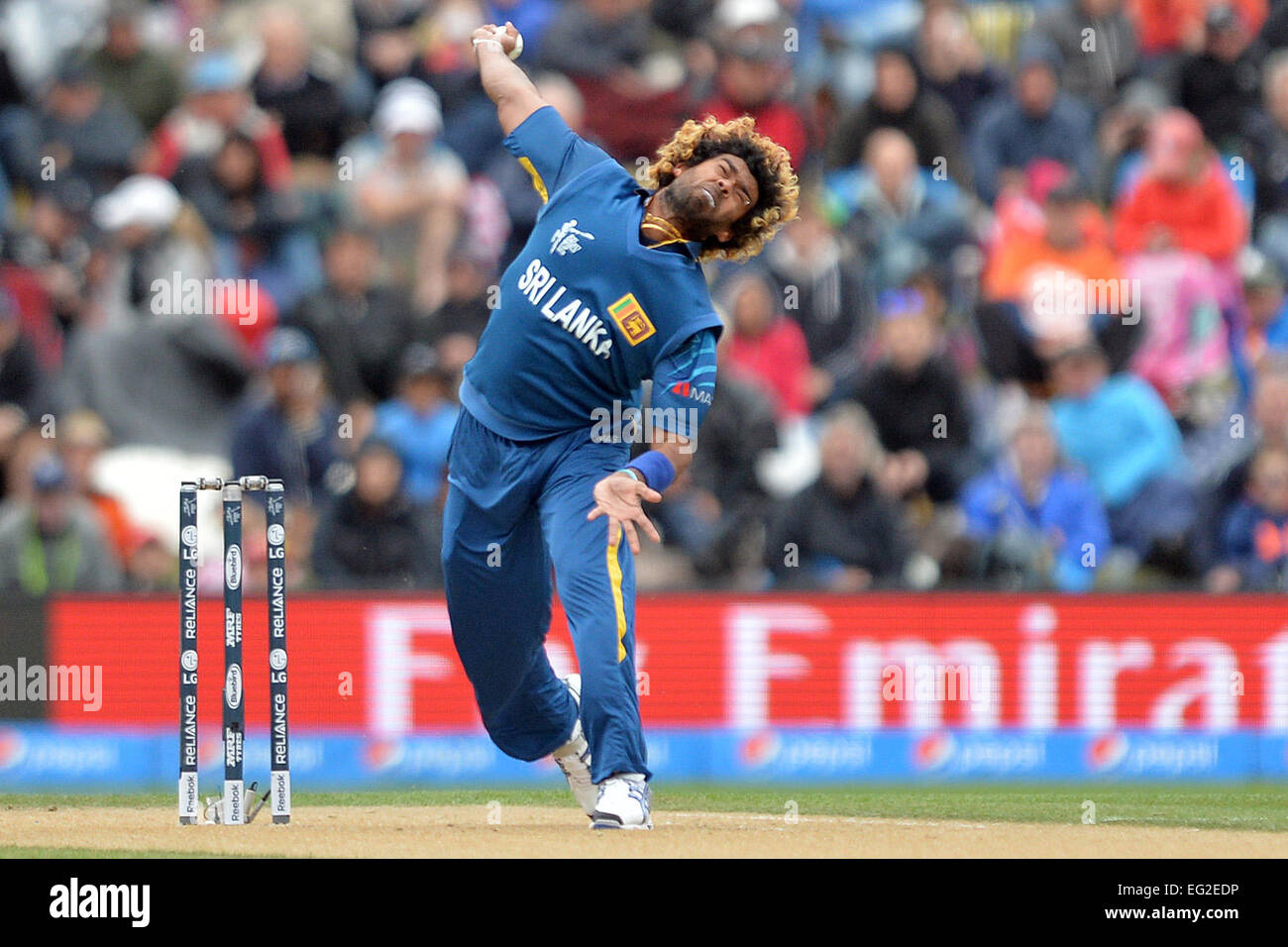 Christchurch, Neuseeland. 14. Februar 2015. Christchurch, New Zealand - 14. Februar 2015 - Lasith Malinga Sri Lankas bowling während der ICC Cricket World Cup Match zwischen Sri Lanka und Neuseeland bei Hagley Oval am 14. Februar 2015 in Christchurch, Neuseeland. © Dpa/Alamy Live-Nachrichten Stockfoto