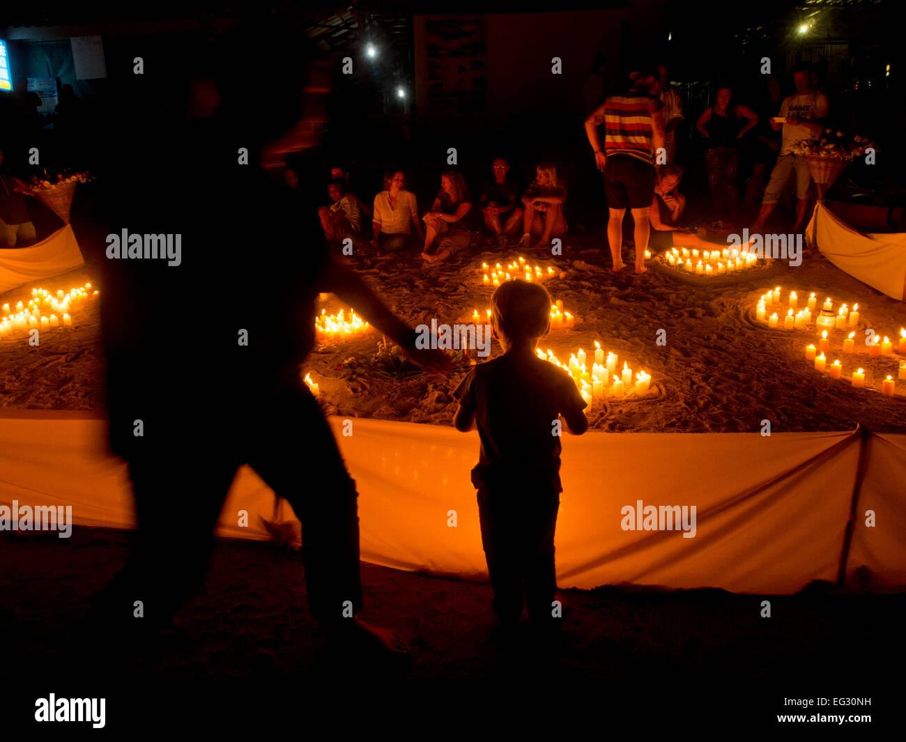 Zehnten Jahrestag Denkmal Sevice in Phi Phi Island in Thailand, wo der Tsunami im Jahr 2004 große Schäden und Verluste von Menschenleben verursacht Stockfoto