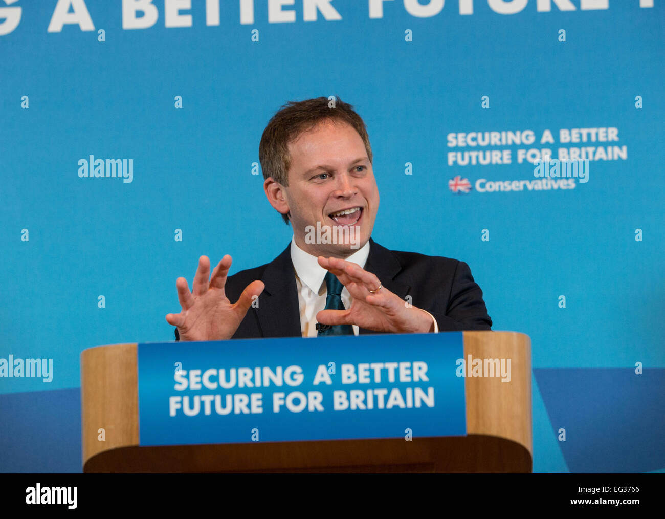 Grant Schapps Vorsitzender der konservativen Partei gibt eine Pressekonferenz Stockfoto