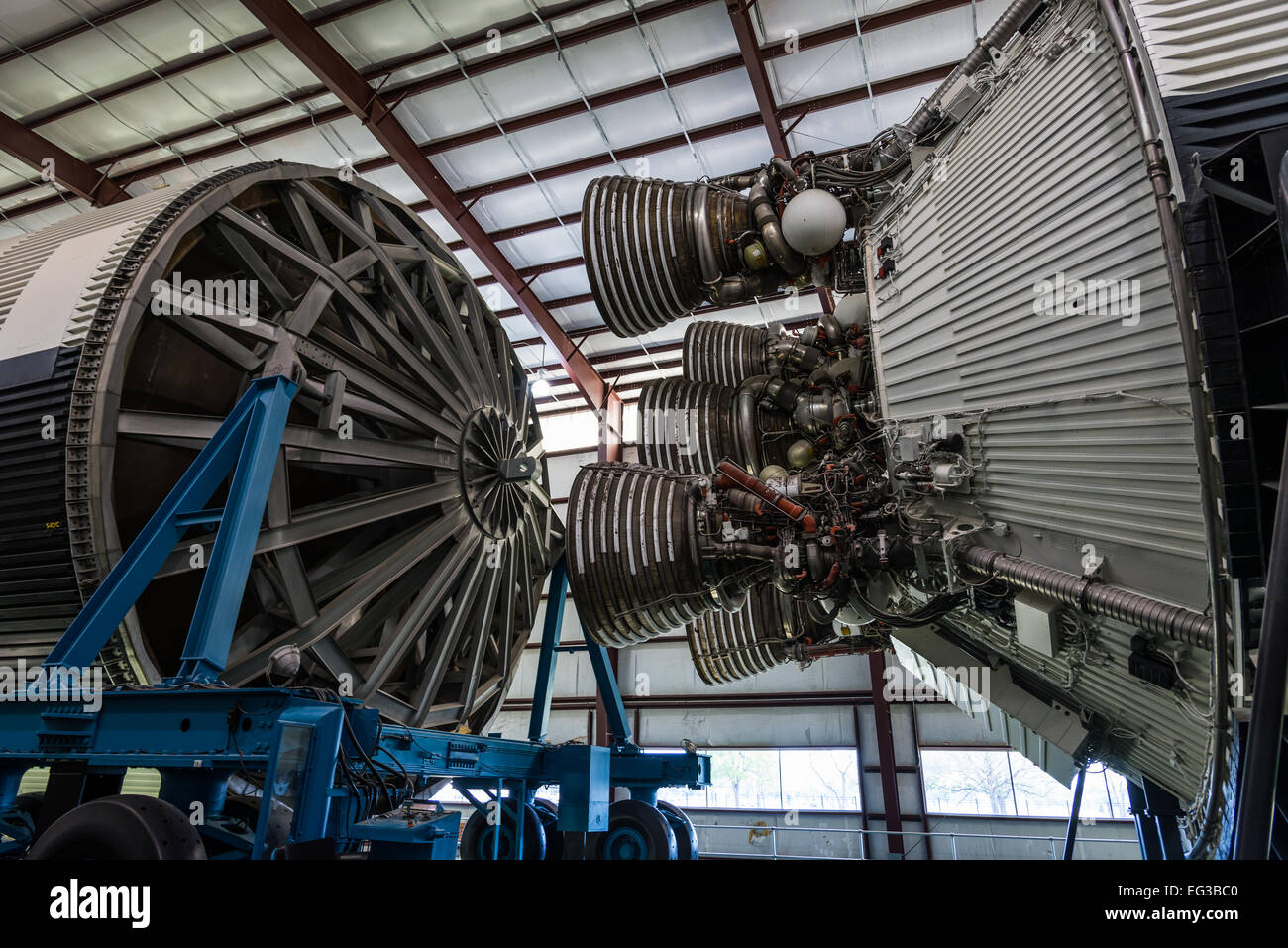 Motoren für die Saturn V-Rakete am NASA Johnson Space Center in Houston, Texas, USA. Stockfoto