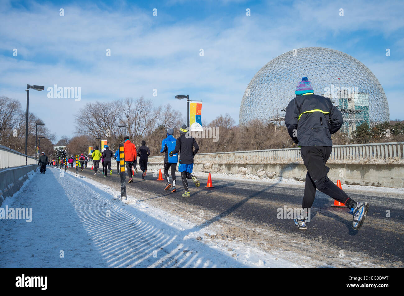 MONTREAL, Kanada, Februar 15: Unbekannte Läufer während hypothermen Halbmarathon am 15. Februar 2015 in Montreal, Kanada. Stockfoto