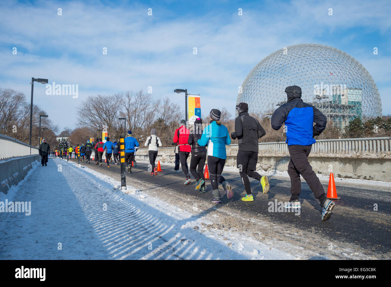 MONTREAL, Kanada, Februar 15: Unbekannte Läufer während hypothermen Halbmarathon am 15. Februar 2015 in Montreal, Kanada. Stockfoto