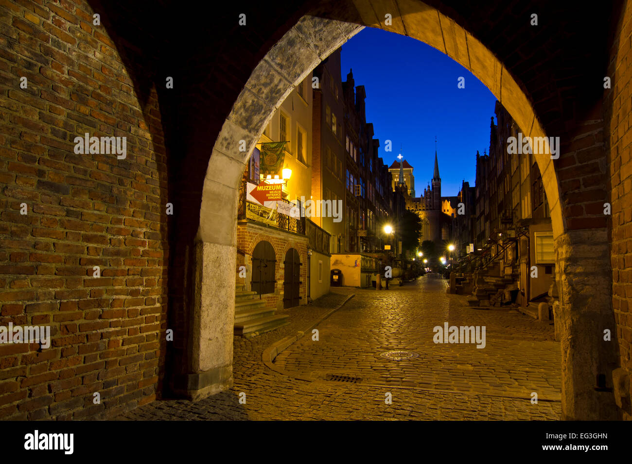 Danzig, Altstadt, Mariacka Straße bei Nacht Stockfoto