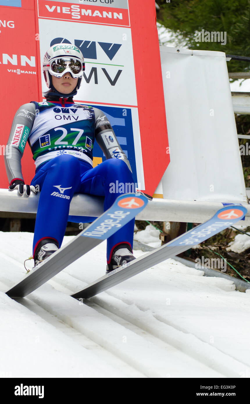 Ljubno, Deutschland. 15. Februar 2015. Kaori Iwabuchi (JPN) auf der Schanze in Ljubno FIS World Cup Damen Skispringen. Bildnachweis: Rok Rakun/Pacific Press/Alamy Live-Nachrichten Stockfoto