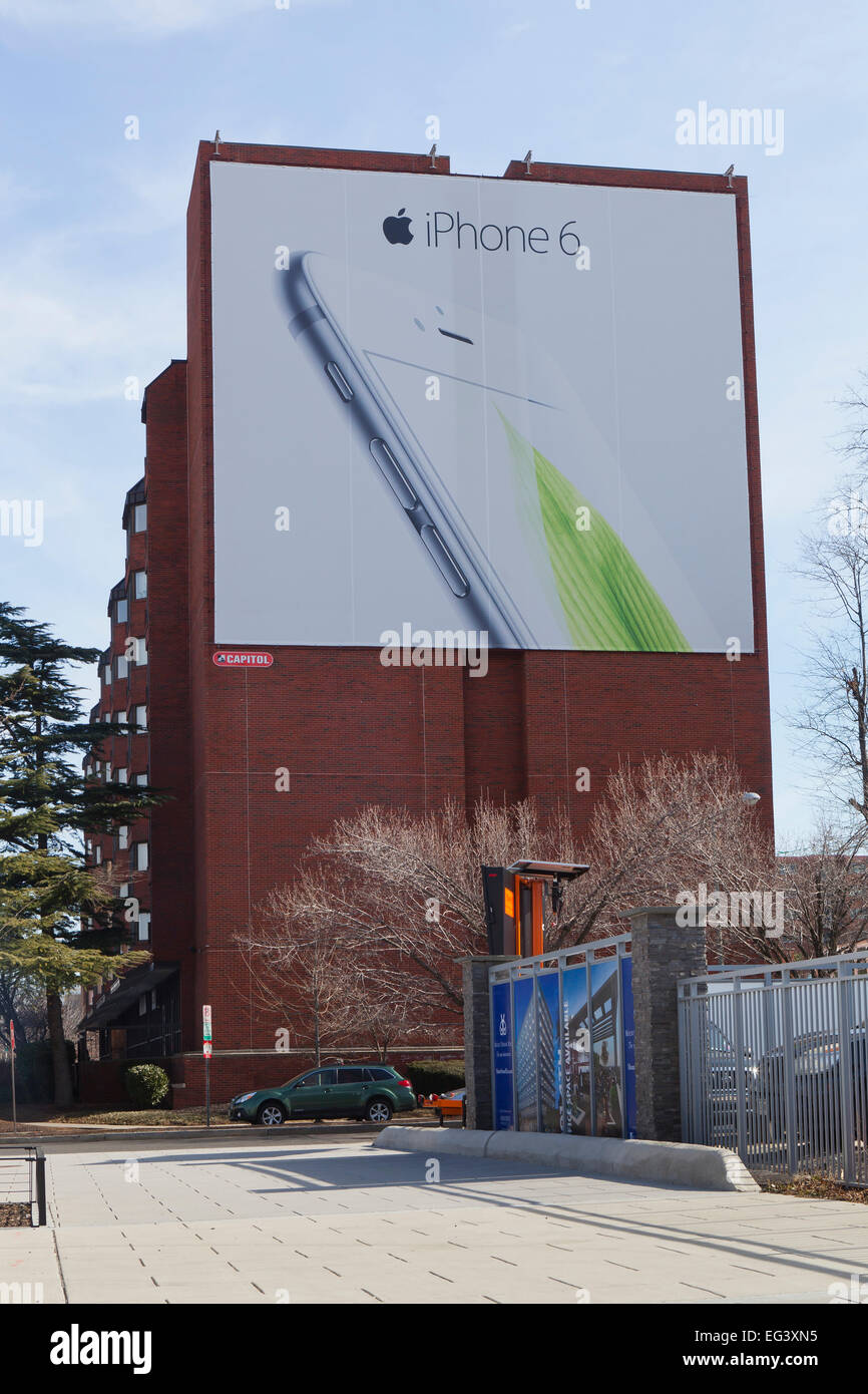 Apple iPhone 6 Anzeige auf Seite des Gebäudes - Washington, DC USA Stockfoto