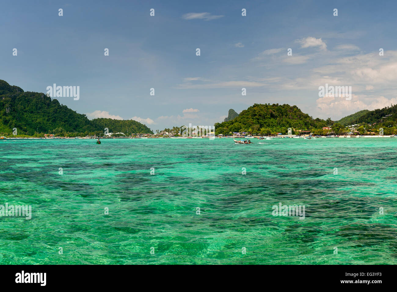 Ton Sai Bay und Koh Phi Phi Don Insel in Thailand. Stockfoto