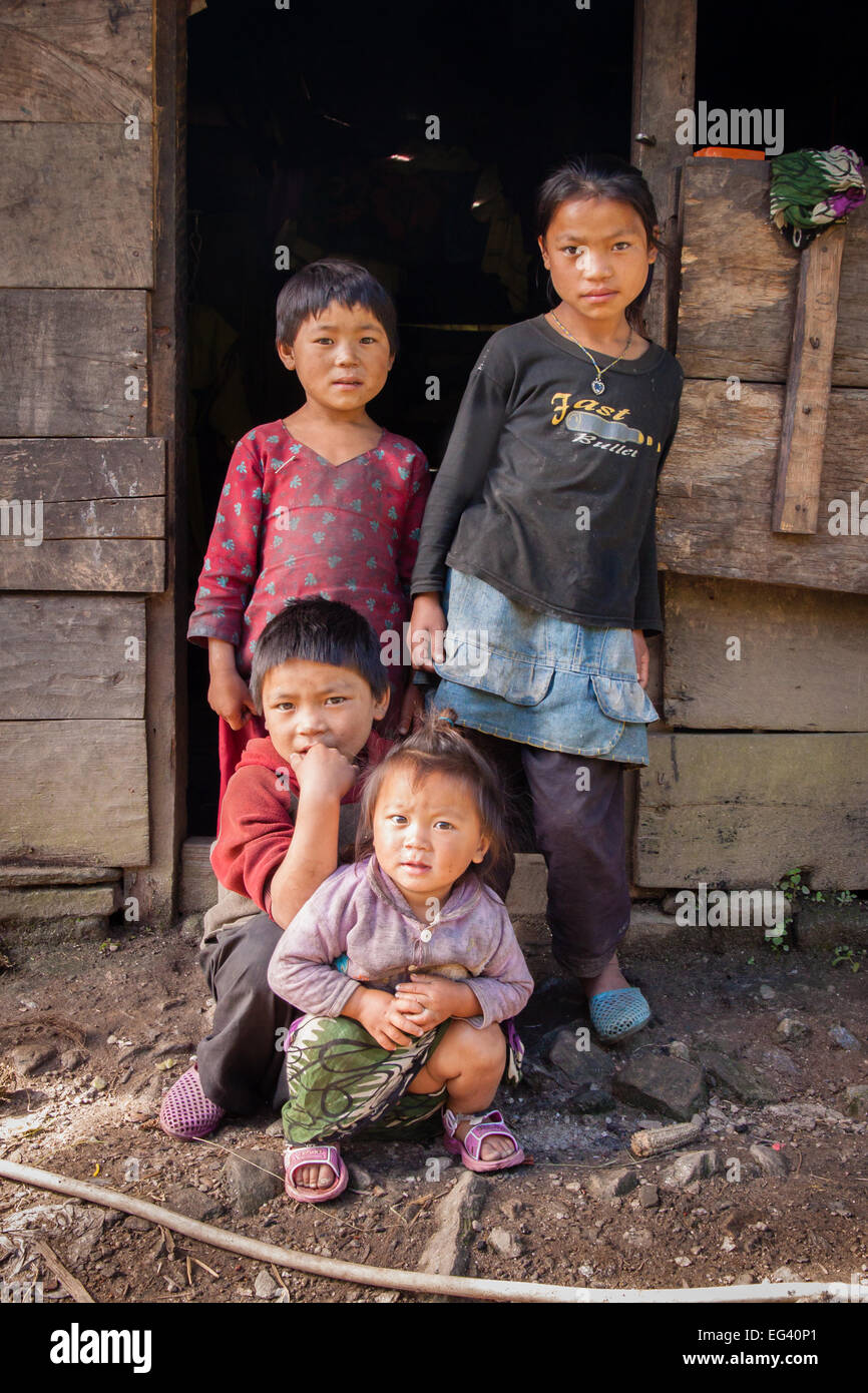Young-Nepali-Familie Stockfoto