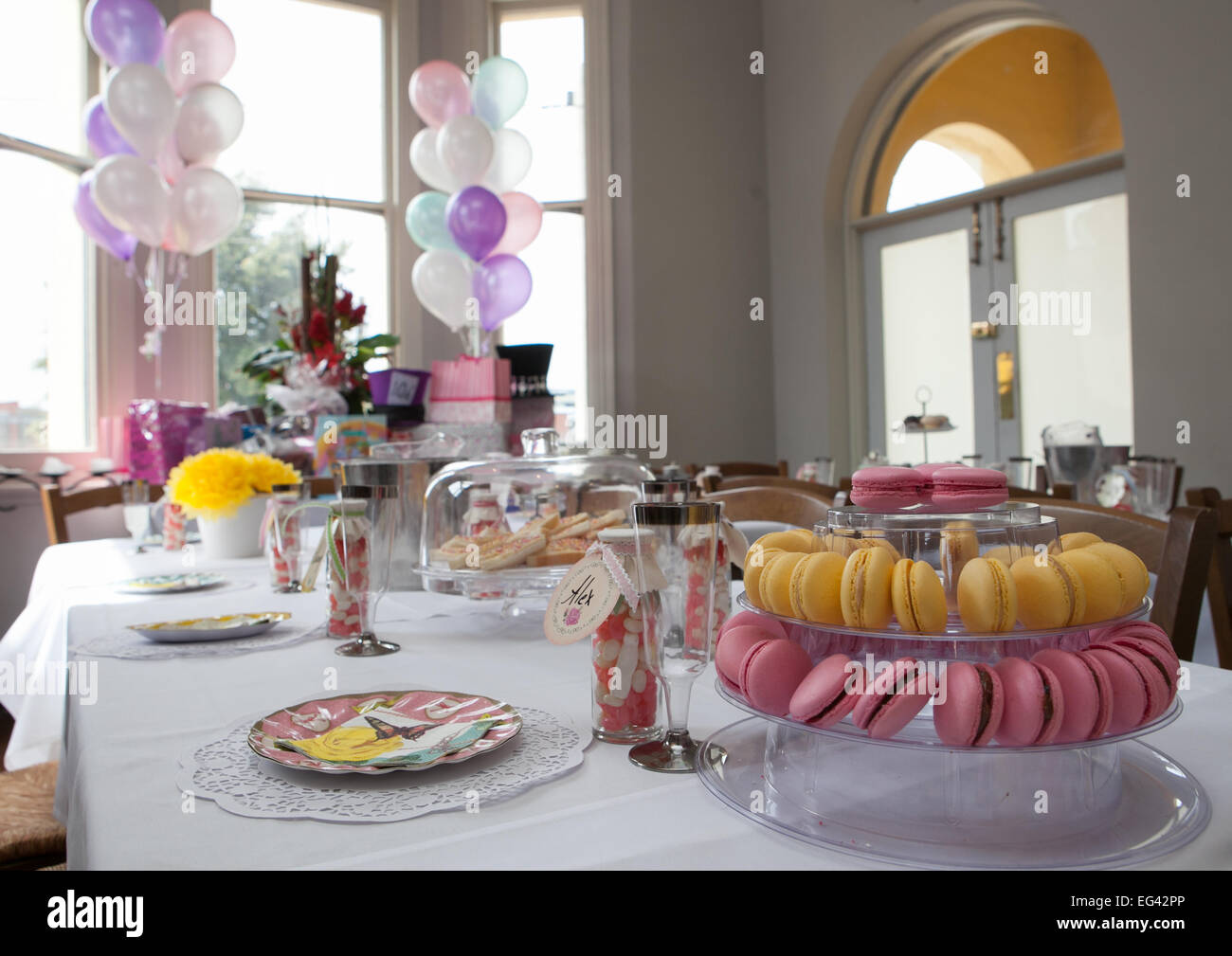 Essen bei einer Kinder-Geburtstagsparty Stockfoto