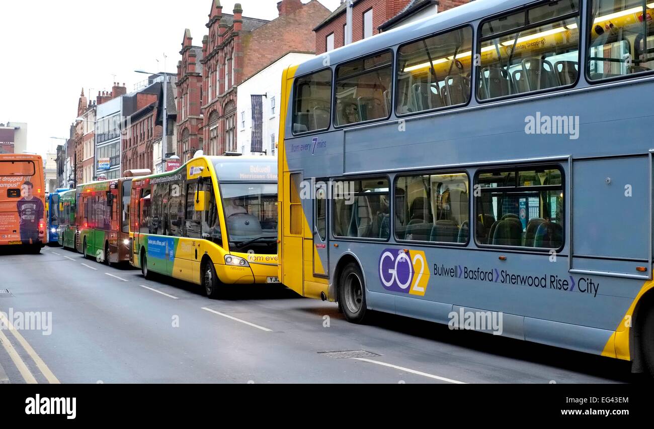 Eine Warteschlange von Nottingham Stadttransport Busse England UK Stockfoto