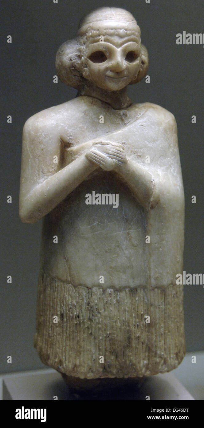 Mesopotamien. Gips Statue einer Frau. Dynatic Frühzeit. 2400-2300 V. CHR.. Platziert in einem Tempel als ein Akt der Hingabe. British Museum. London. England. Vereinigtes Königreich. Stockfoto