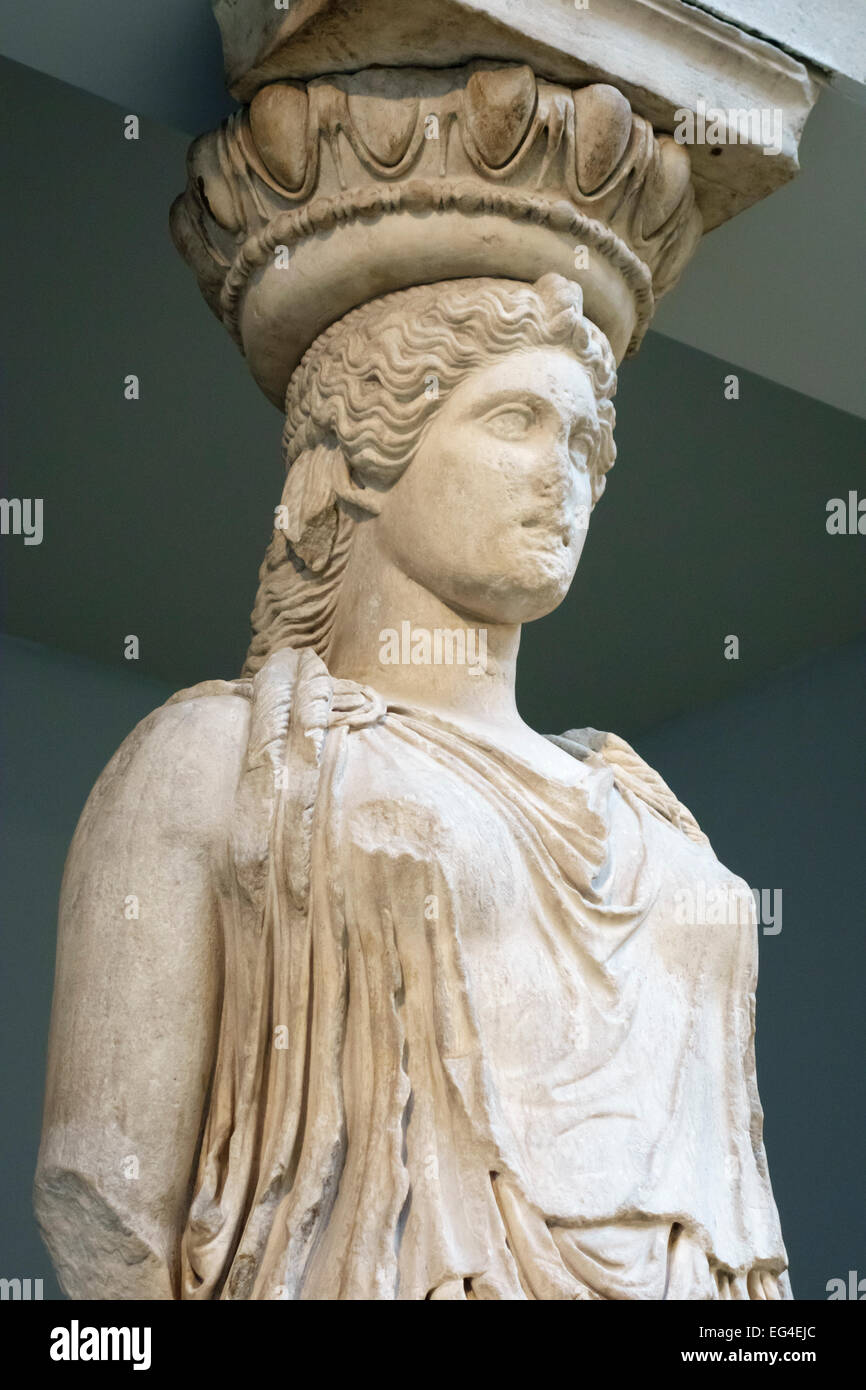 British Museum, London, UK. Die Erectheum Karyatide, brachte einer der Parthenon-Skulpturen nach London zwischen 1803 und 1816 Stockfoto