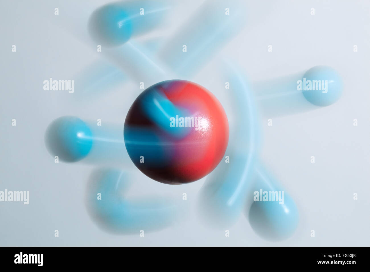 Atom - seine Summen rund um einen Kern. Stockfoto