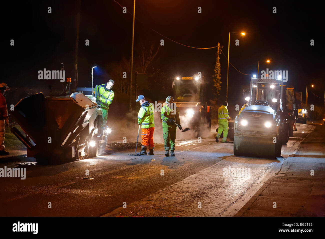 Baumaßnahmen spät in der Nacht in Suffolk, UK Stockfoto