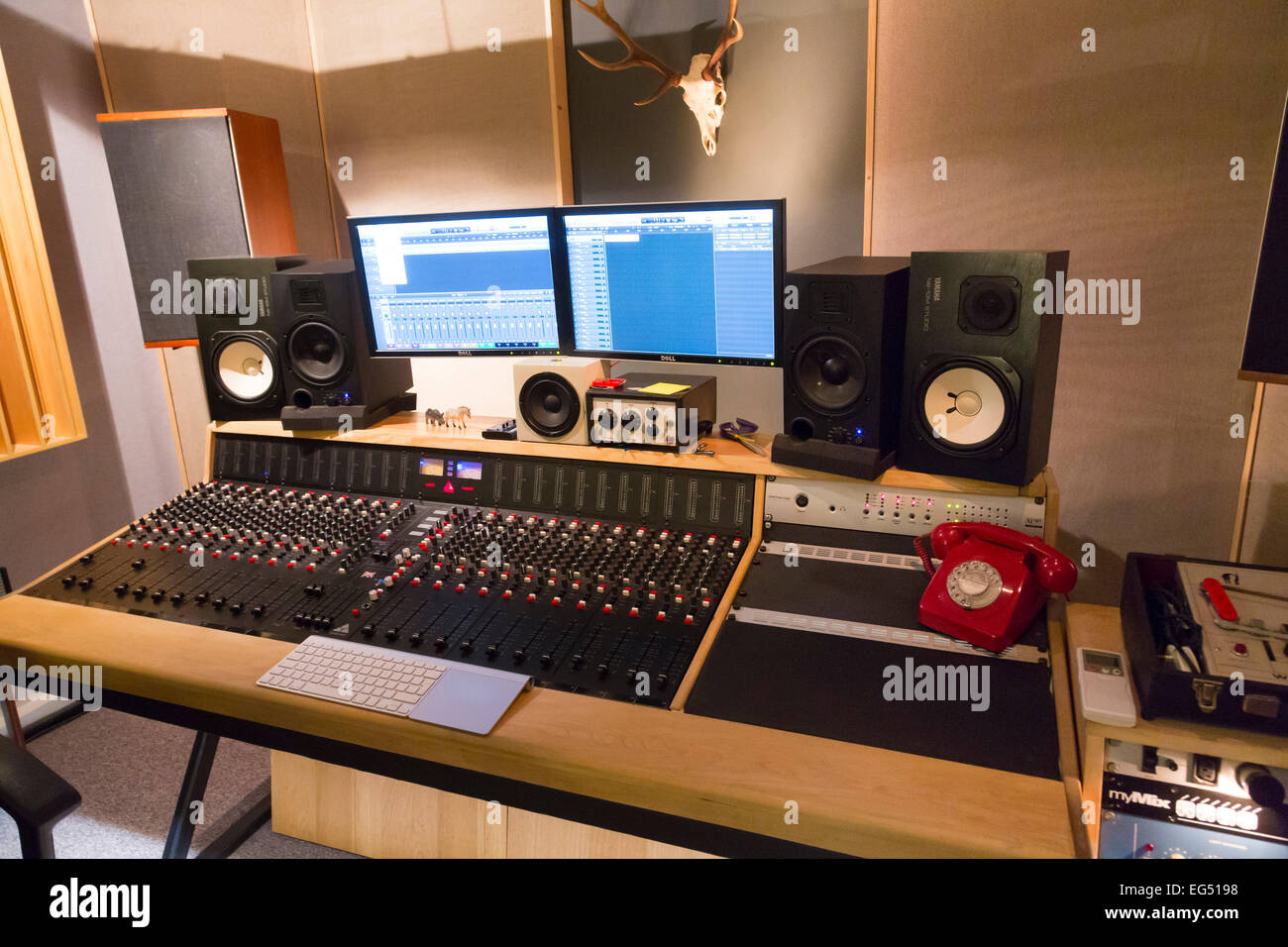 Mixing Desk Recording Studio Stockfotos Mixing Desk Recording