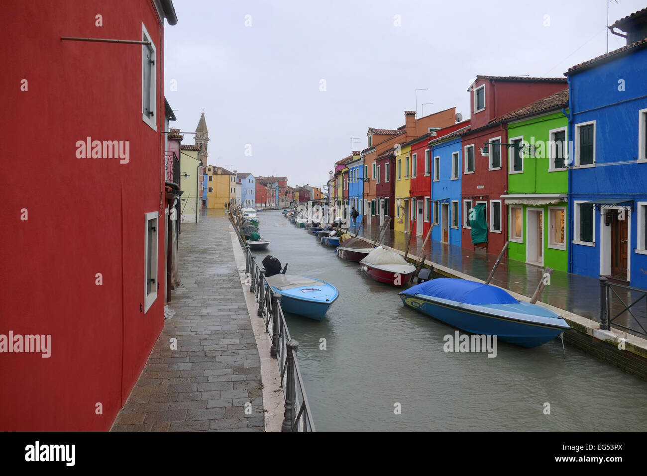 Burano - bunte Insel-Archipel von vier separaten Inseln durch Brücken verbunden. Burano Insel namens Farbe der Schnürsenkel. Die Stockfoto