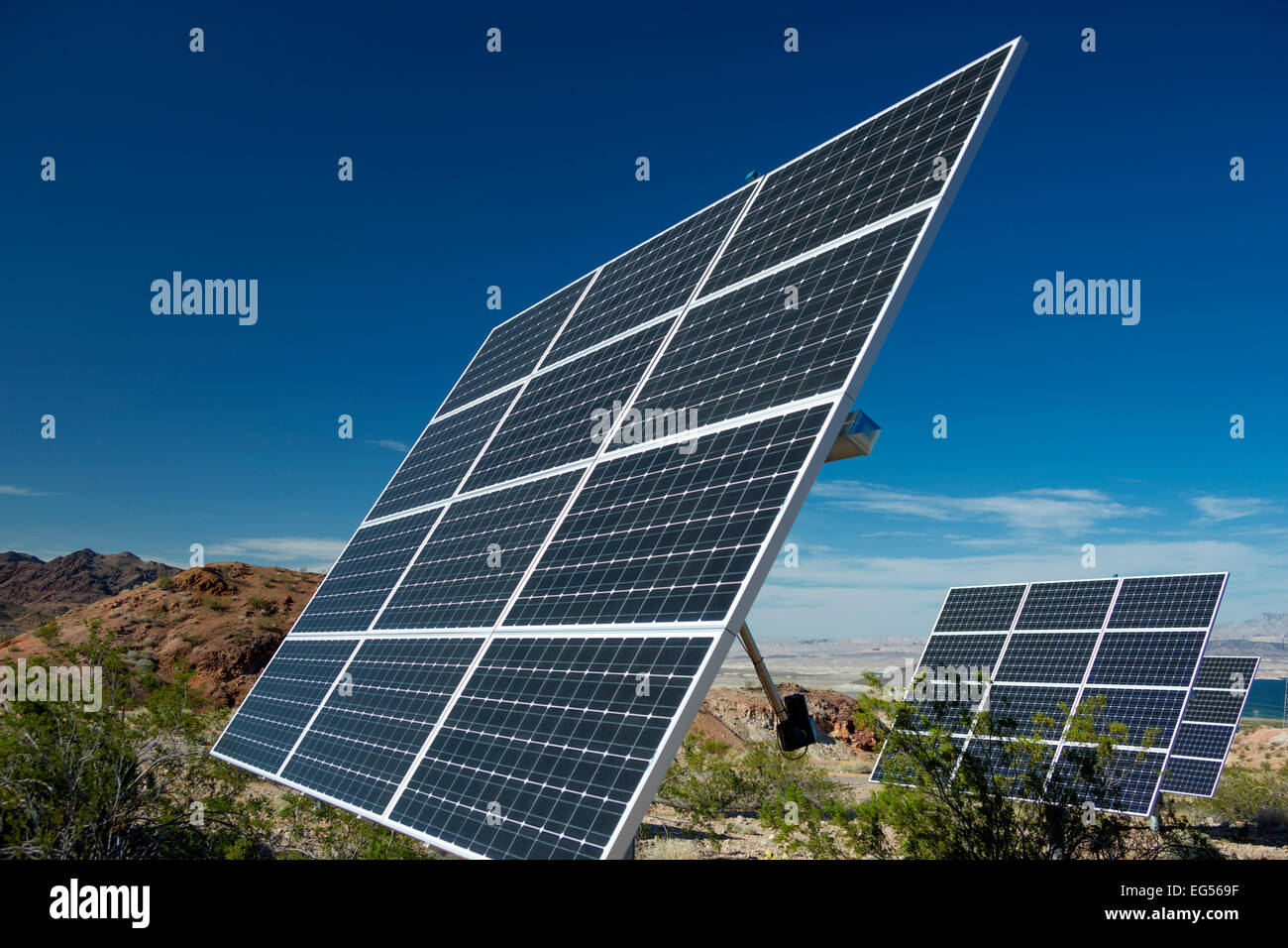 SOLAR POWER GENERATION PANEL ARRAY NATIONAL RECREATION AREA BESUCHER CENTER LAKE MEAD NEVADA, USA Stockfoto